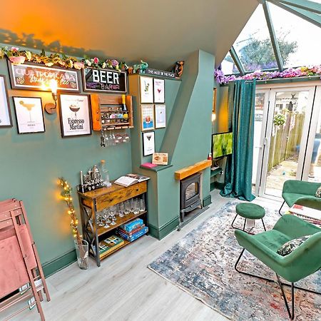 Bay Tree Cottage, Sleeps 7 Close To The Marina Burnham-on-Crouch エクステリア 写真