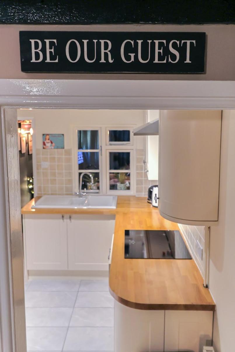 Bay Tree Cottage, Sleeps 7 Close To The Marina Burnham-on-Crouch エクステリア 写真